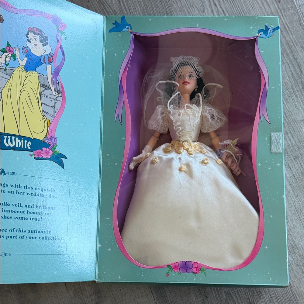 Snow White Wedding barbie